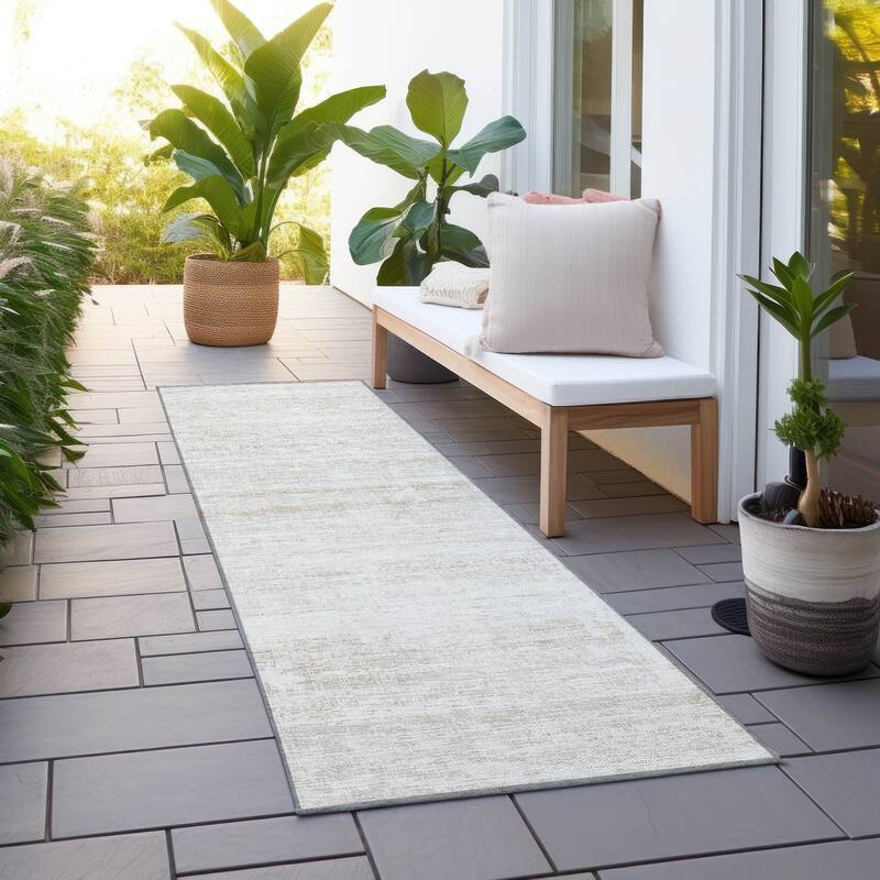 Machine Washable Indoor/ Outdoor Chantille Ombre Solid Rug - Ivory - 2'3" x 7'6"