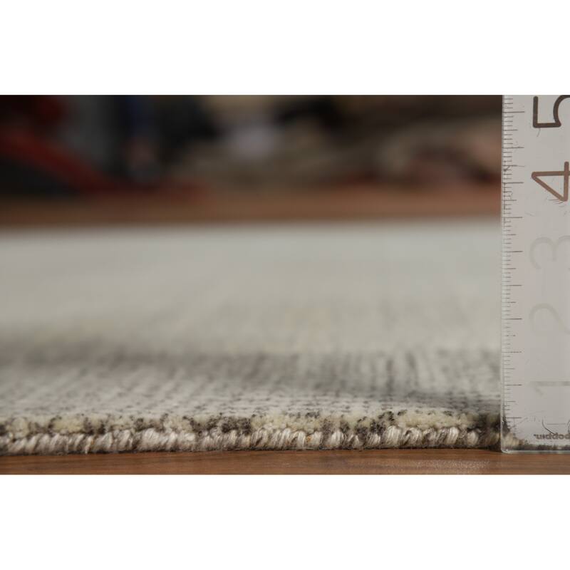 Hand Knotted Oriental 100% Wool Carpet Tribal Tribal Beige & Ivories Gabbeh Area Rug - 7' 9'' X 5' 6''