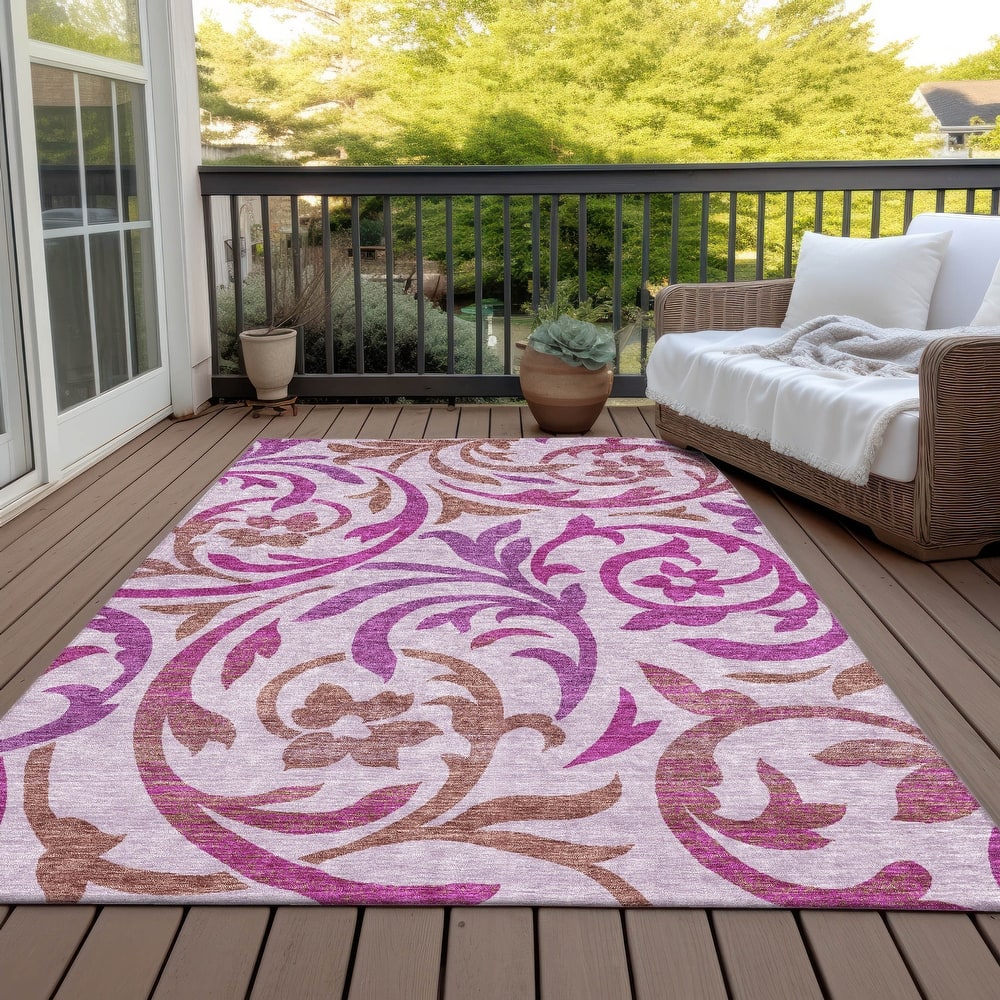 Machine Washable Indoor/ Outdoor Chantille Floral Scroll Rug