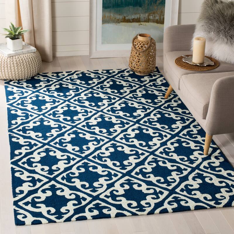 SAFAVIEH Handmade Easy Care Latanya Oriental Rug