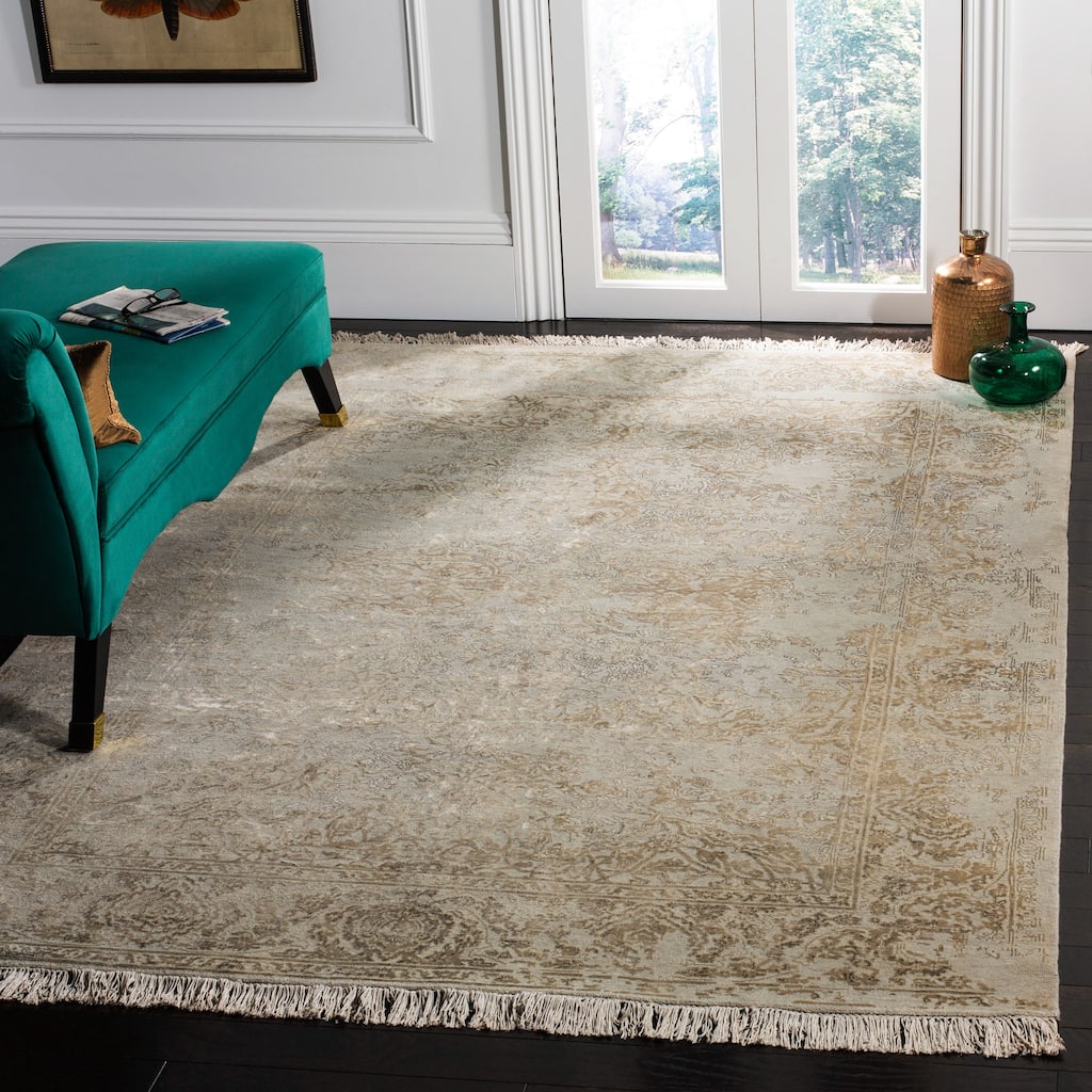 SAFAVIEH Couture Handmade Dream Lourdes Vintage Boho Oriental Wool Rug with Fringe