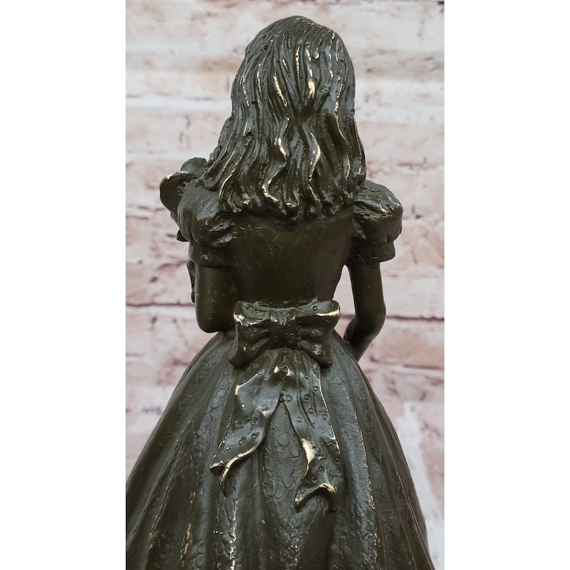 Bronze Quinceañera Girl Statue - Elegant 15Th Birthday Decor