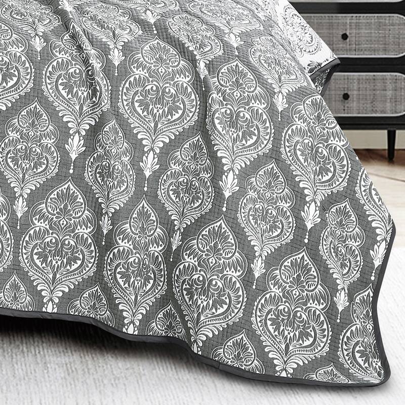 Eshe 3 Pieces matelasse coverlet