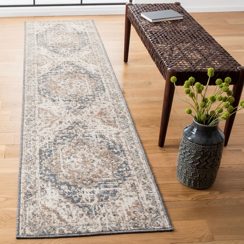 SAFAVIEH Pyramid Jack Traditional Rug - 2'2" x 11' Runner - Ivory/Beige