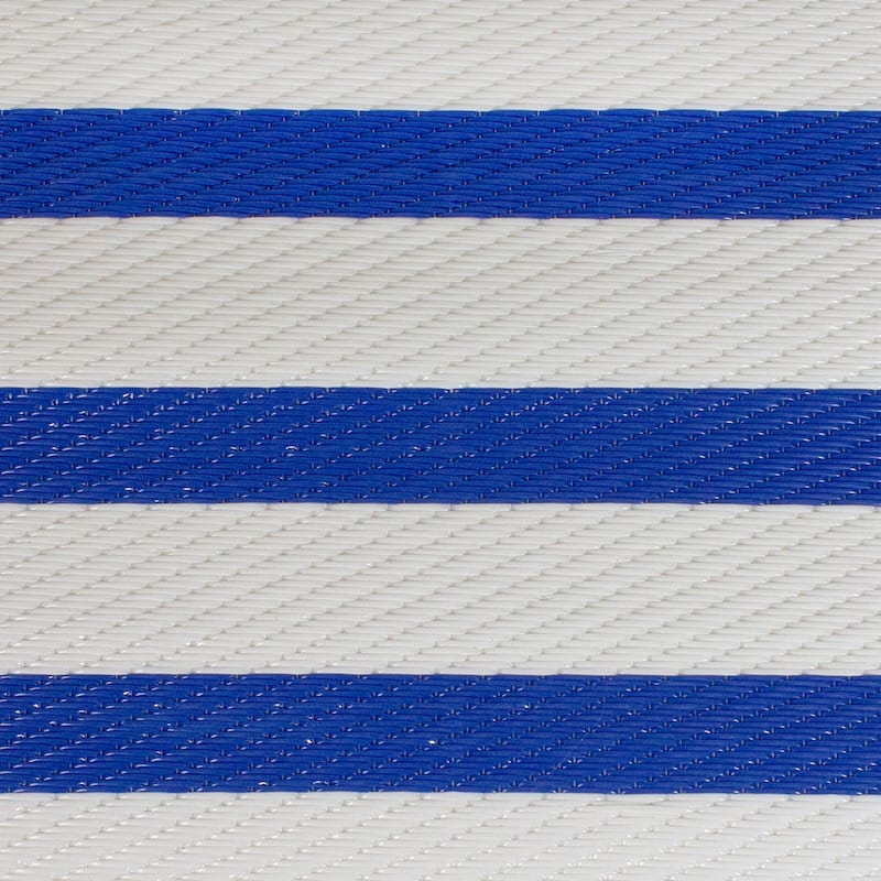 4' x 6' Blue and White Striped Rectangular Outdoor Area Rug - 4' x 6'