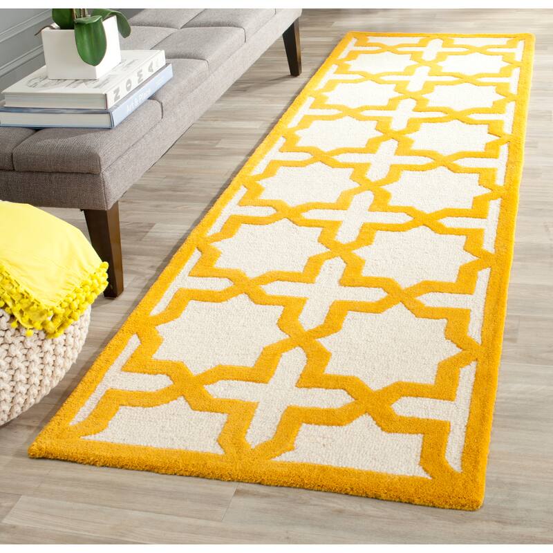 SAFAVIEH Handmade Cambridge Remedios Geometric Wool Rug - 2'6" x 8' Runner - Ivory/Gold