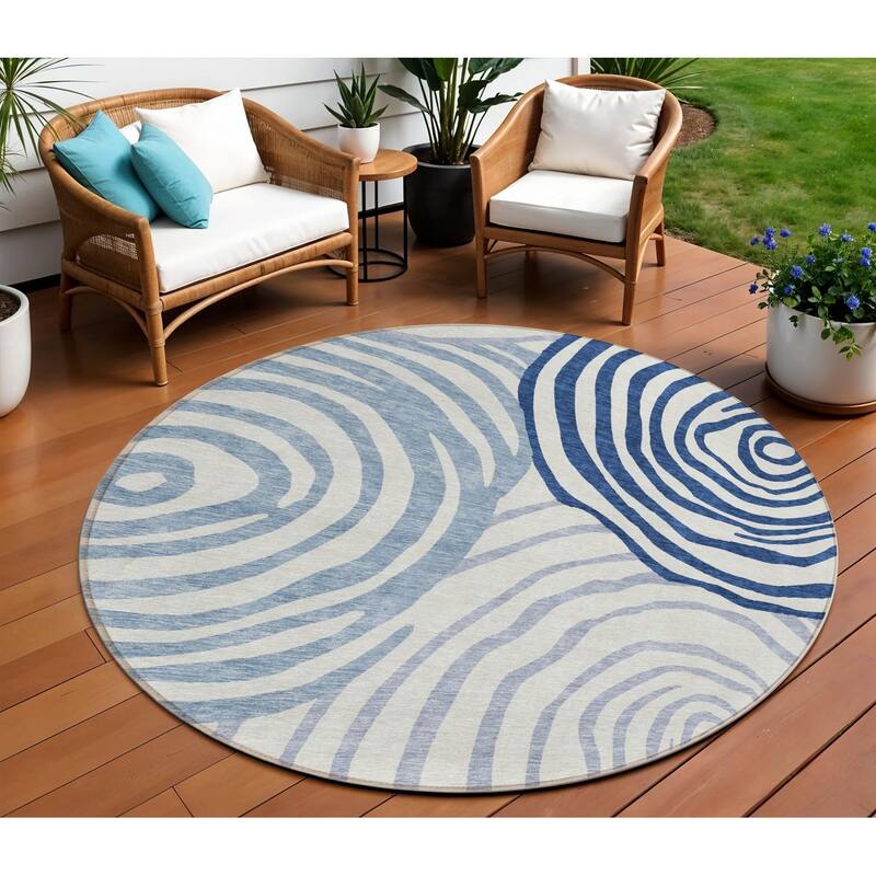 HomeRoots Abstract Transitional Rectangle Outdoor Rug - 8' Round