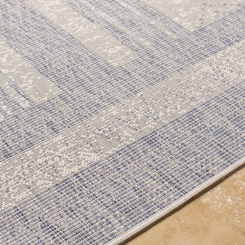 Livabliss Merla Indoor/ Outdoor Bold Moroccan Area Rug