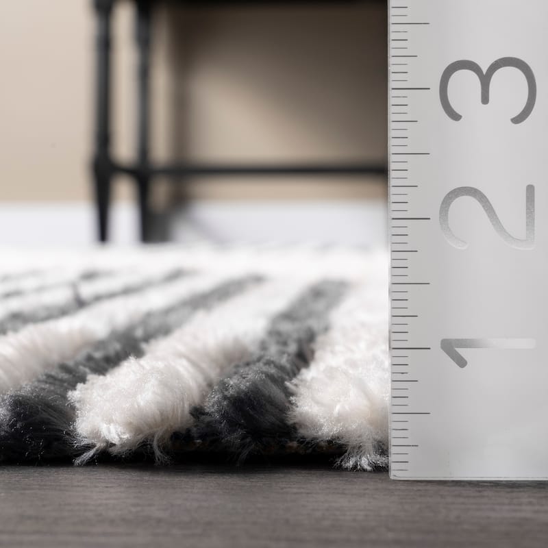 Nuloom Morgan Contemporary Shag Fringe Area Rug