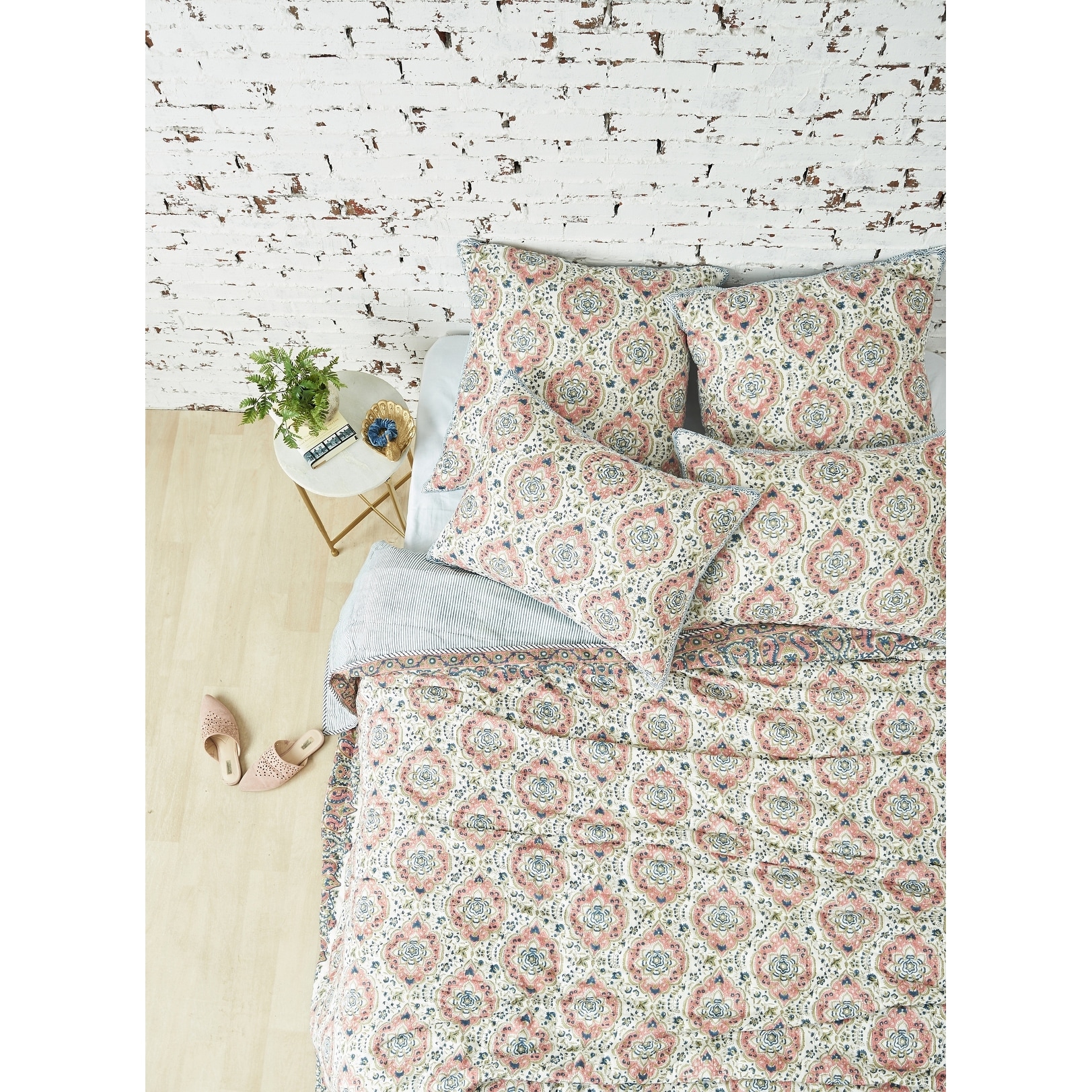 Freddie Hibiscus Queen Quilt