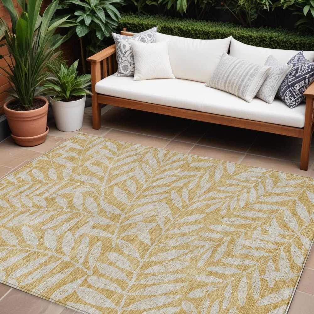 HomeRoots Floral Transitional Rectangle Outdoor Rug