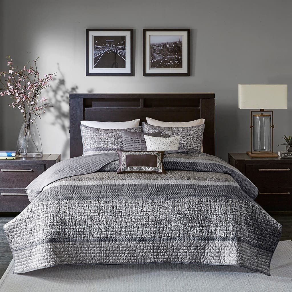 GDF Studio - Rhapsody Reversible Jacquard Quilt Set with Decorative Pillows