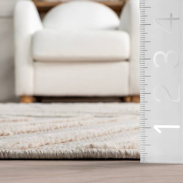 Nuloom Isabeau Modern Geometric High-Low Fringe Area Rug