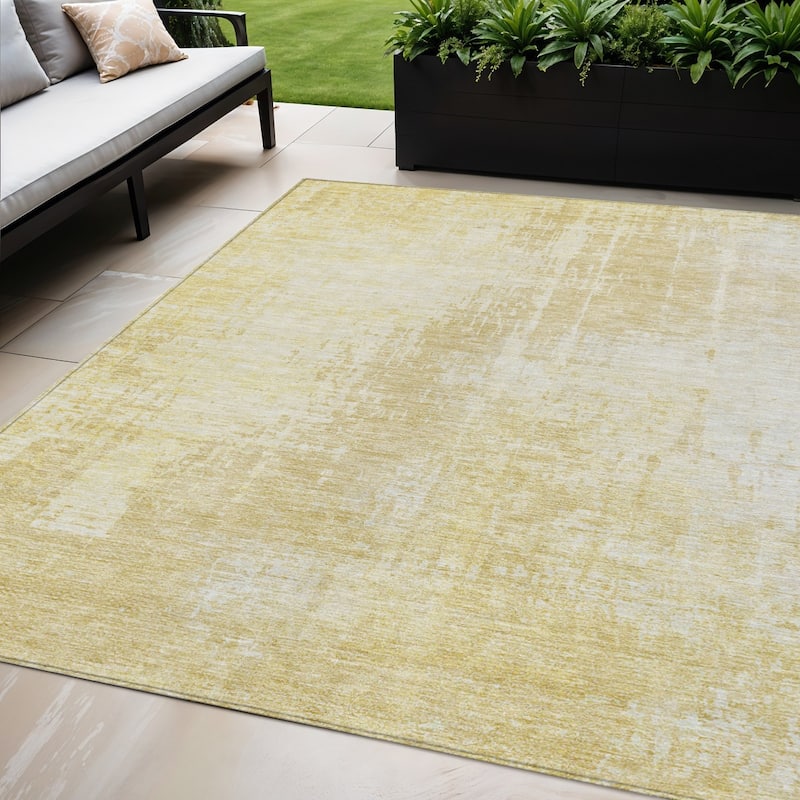 HomeRoots Abstract Transitional Rectangle Outdoor Rug - 5' X 8'