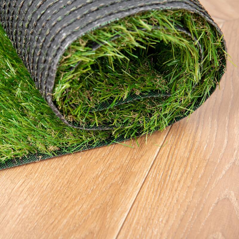 Outsunny Synthetic Indoor / Outdoor Artificial Turf Carpet with Realistic Look and Feel of Real Grass & a Rubber Backing