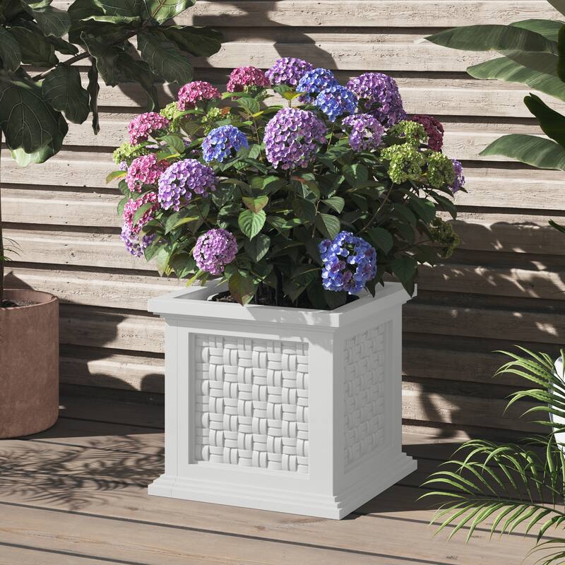 Pure Garden 14.65-in Faux Rattan Style Outdoor Planter Box - White