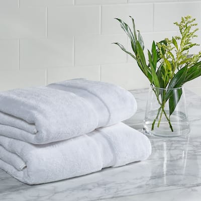 SAFAVIEH Super Plush Bath Towel (Set of 2) - 27" W x 54" H