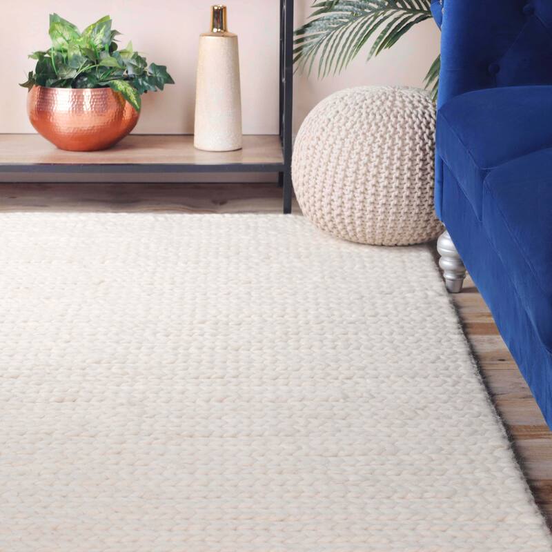 Handcrafted Traditional Rustic Handmade Braided Wool Indoor Area Rug by Superior