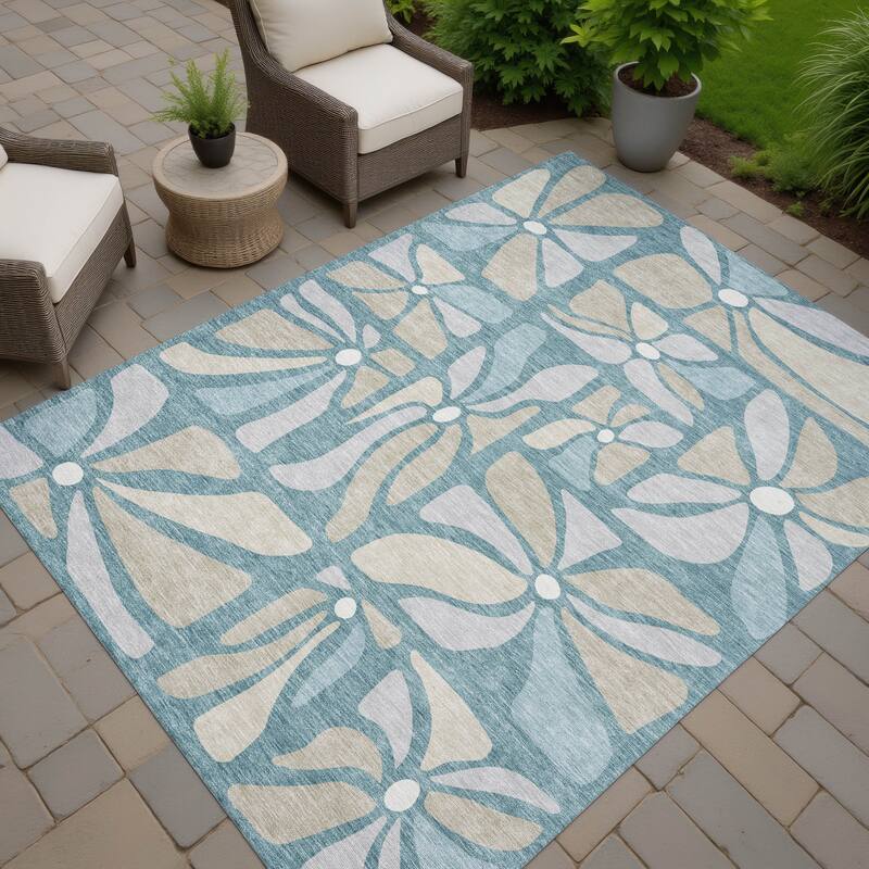 Machine Washable Indoor/ Outdoor Modern Gilcrest Chantille Rug