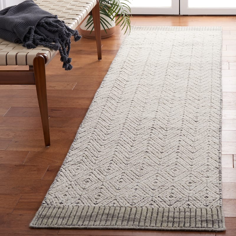 Martha Stewart by SAFAVIEH, Handmade Dietgard Wool Rug