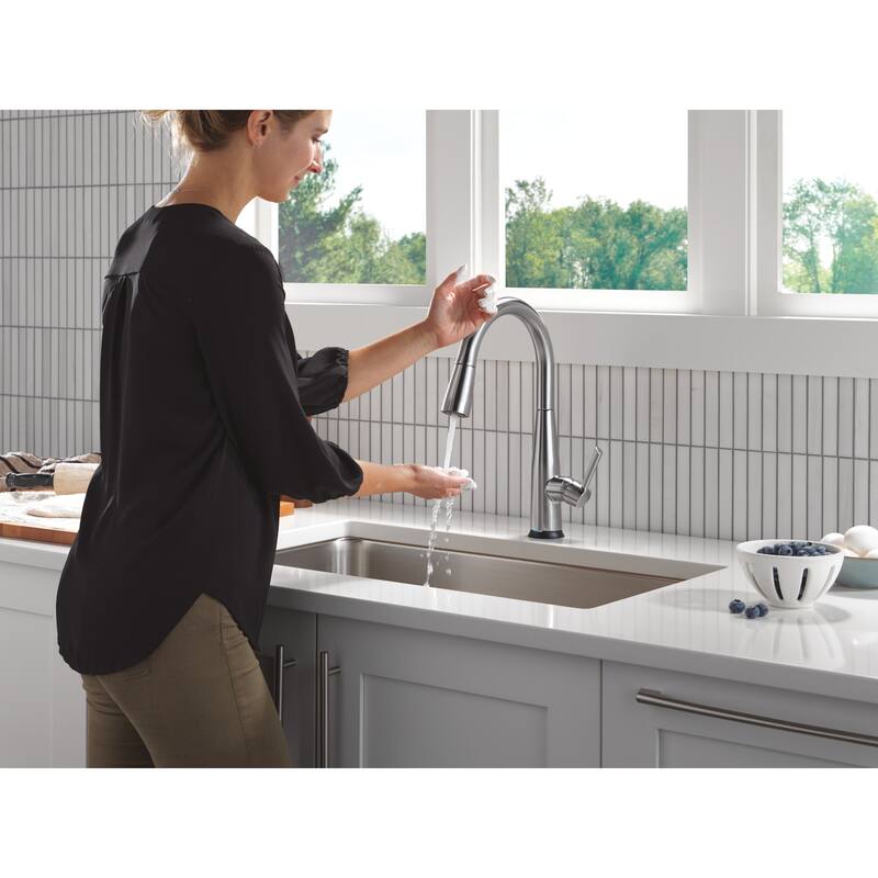 Delta 9113TL-DST Essa 1.8 GPM Single Hole Pull Down Touchless Kitchen
