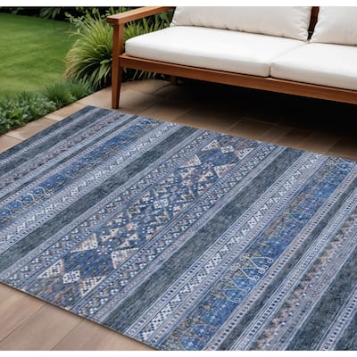 HomeRoots Southwestern Transitional Rectangle Outdoor Rug
