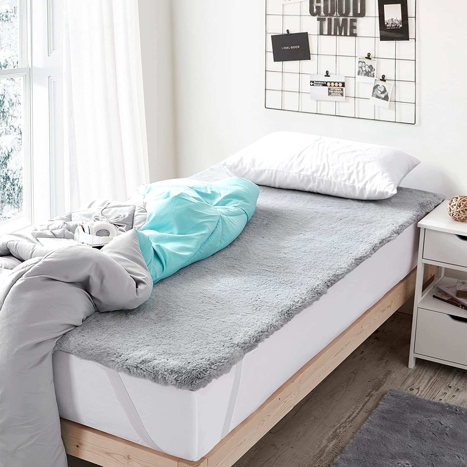 Chunky Bunny - Coma Inducer® Bed Topper - Glacier Gray --image