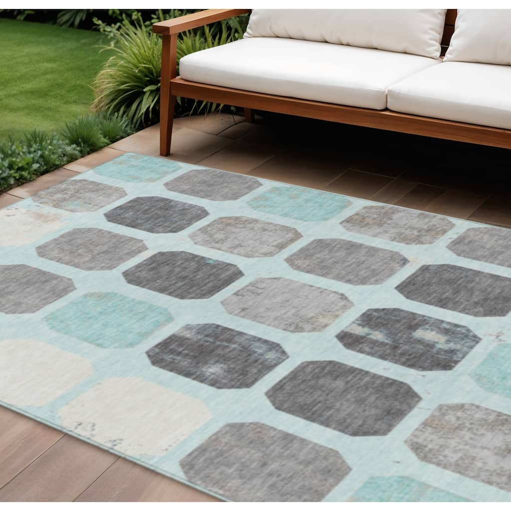 HomeRoots Geometric Transitional Rectangle Outdoor Rug