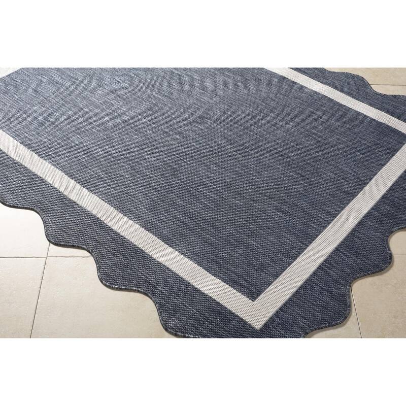 Livabliss Miami Beach Traditional Indoor / Outdoor Area Rug
