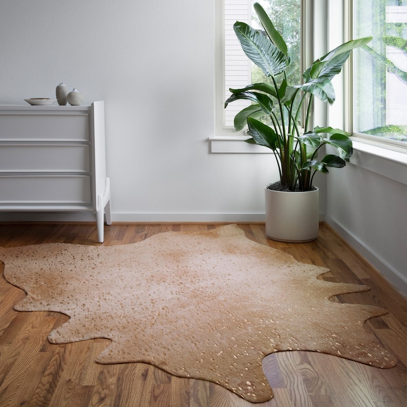 Alexander Home Sierra Faux Cowhide Rug - 6'2" x 8'