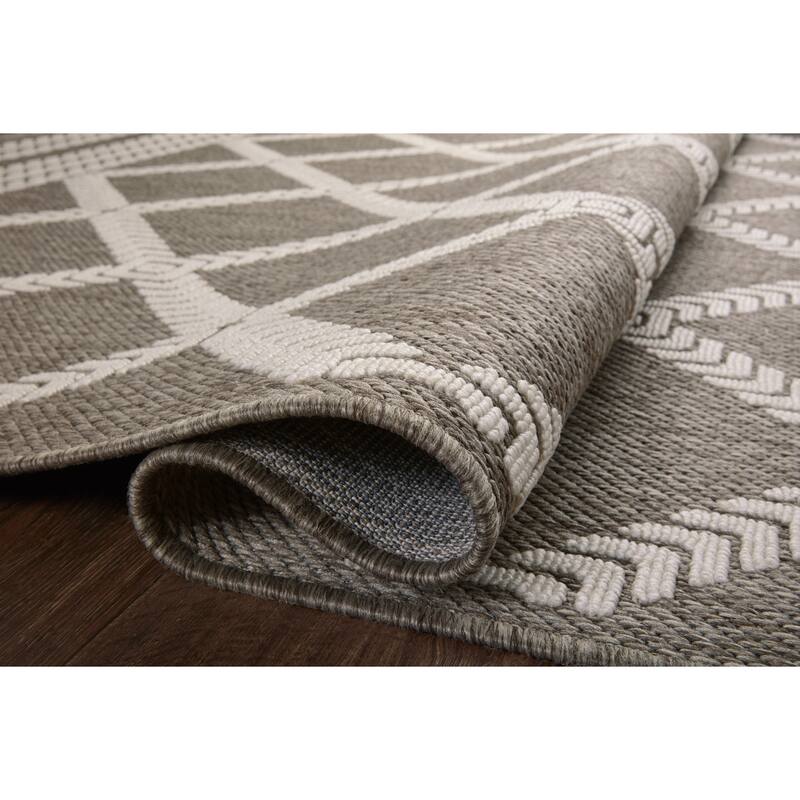 Alexander Home Renee Modern Trellis Indoor / Outdoor Rug