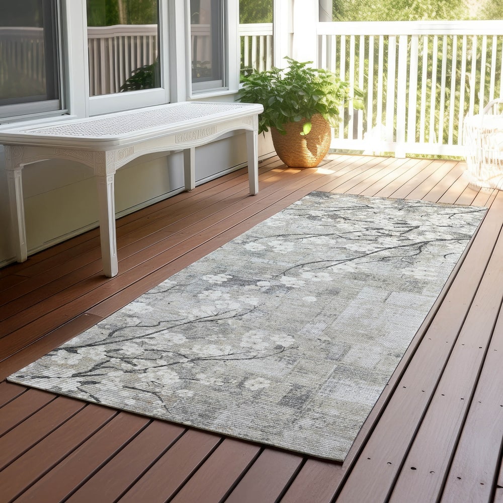 Machine Washable Indoor/ Outdoor Modern Floral Chantille Rug