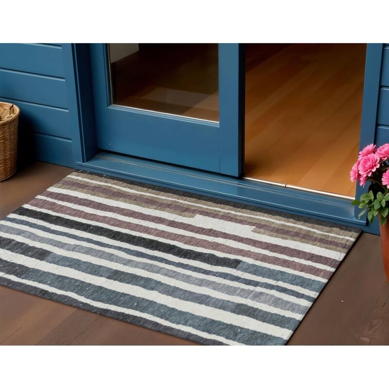 HomeRoots Striped Transitional Rectangle Outdoor Rug - 3' x 5'