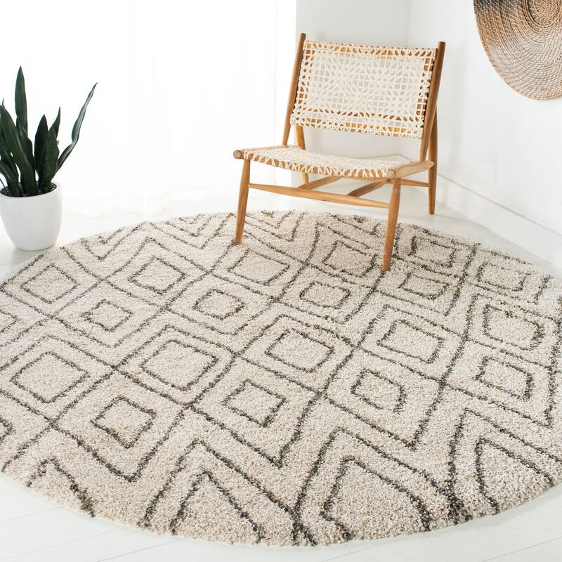 SAFAVIEH Hudson Shag Godelind Moroccan Boho 2-inch Thick Rug - 7' Round - Ivory/Grey