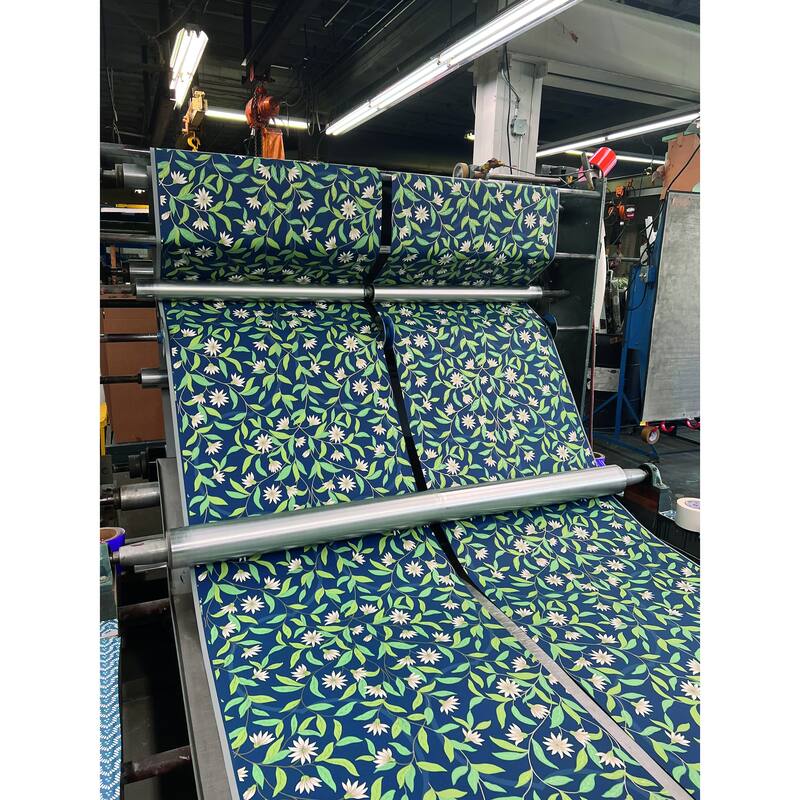 Norwalk Jasmine 27 in. x 27 ft. = 60.75 sq. ft Wallpaper Roll