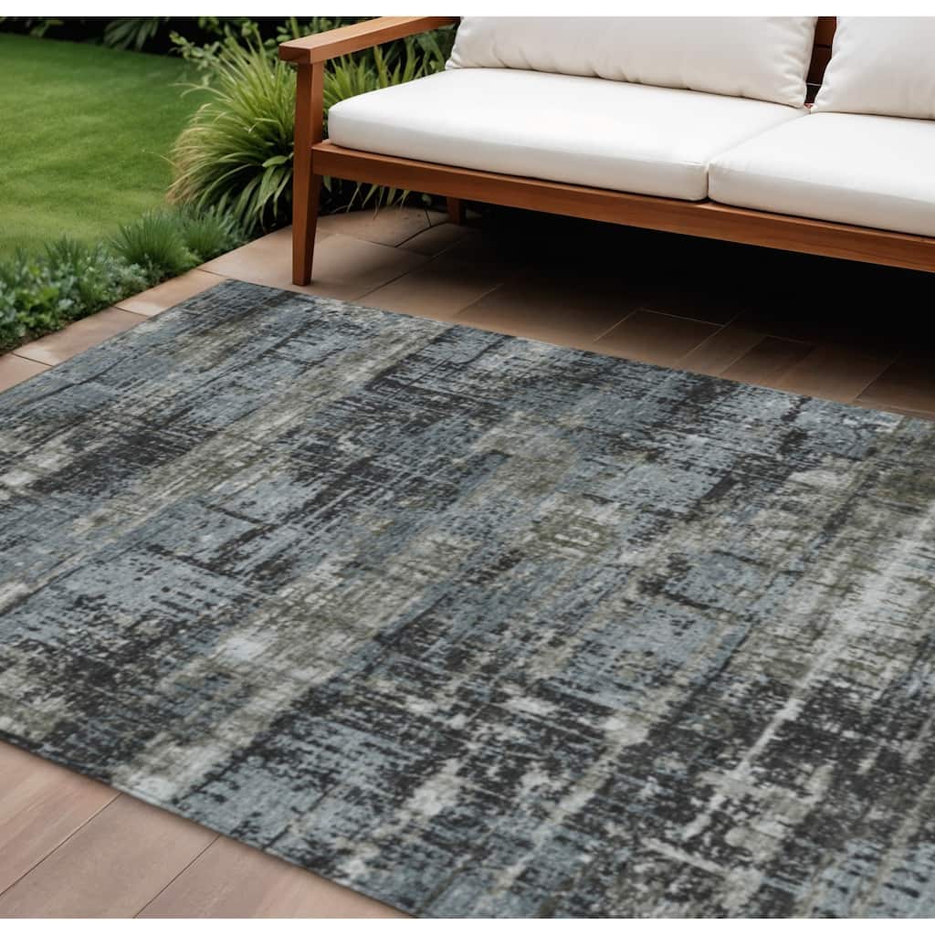 HomeRoots Geometric Transitional Rectangle Outdoor Rug