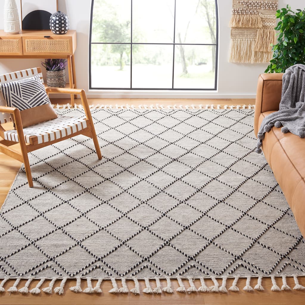 SAFAVIEH Handmade Vermont Shona Trellis Wool Tassel Rug