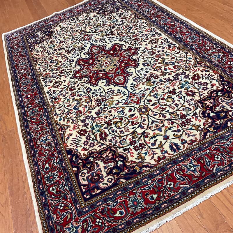 HERAT ORIENTAL Handmade Qum Wool Rug - 4'5" x 7'1"