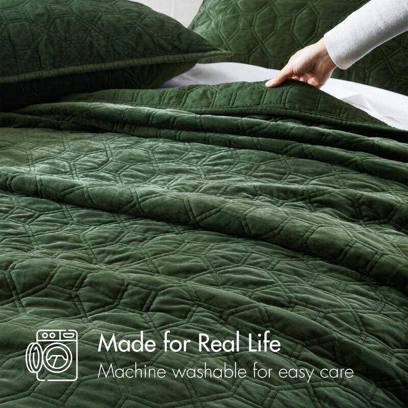 Madison Park Emery 3 Piece Velvet Quilt Set