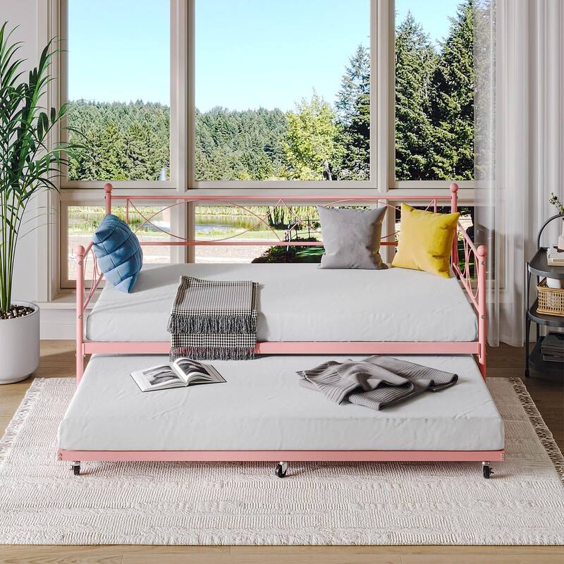Twin Metal Daybed with Pull-Out Trundle