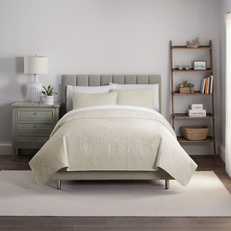 Traditions by Waverly Classic Medallion Pinsonic Quilted Solid Bed Set
