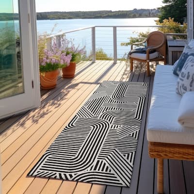 Machine Washable Indoor/ Outdoor Chantille Contemporary Geo Rug