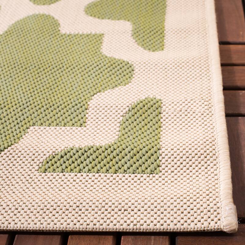 SAFAVIEH Courtyard Dorthey Indoor/ Outdoor Waterproof Patio Backyard Rug