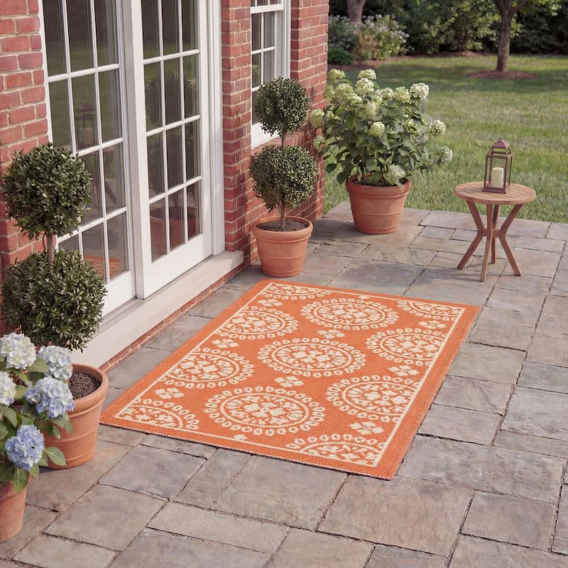 SAFAVIEH Courtyard Lyndy Rug