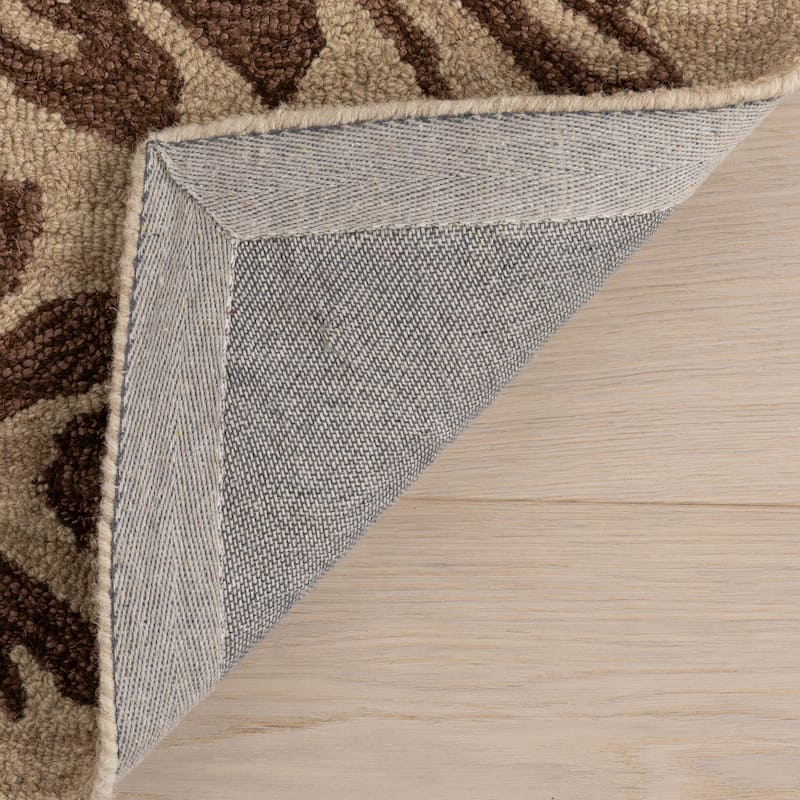 Nuloom Virelia Transitional Floral and Paisley Area Rug
