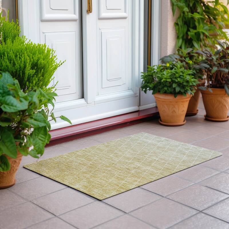 Machine Washable Indoor/ Outdoor Ombre Trellis Chantille Rug