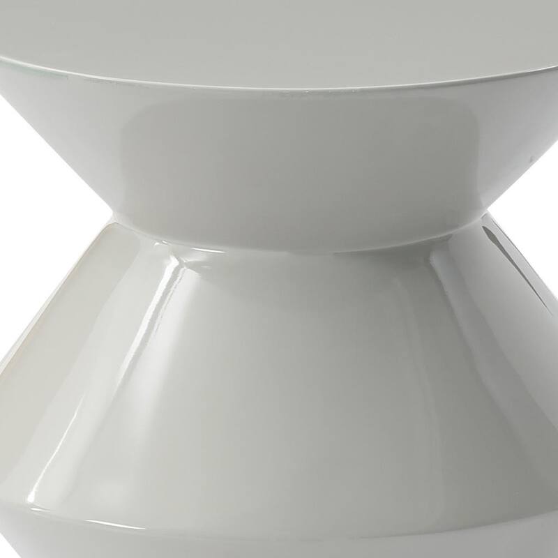 HomeRoots 18" Light Gray Wood Round Top Geo Pedestal End Table - 14.00 in. x 18.00 in. x 14.00 in.