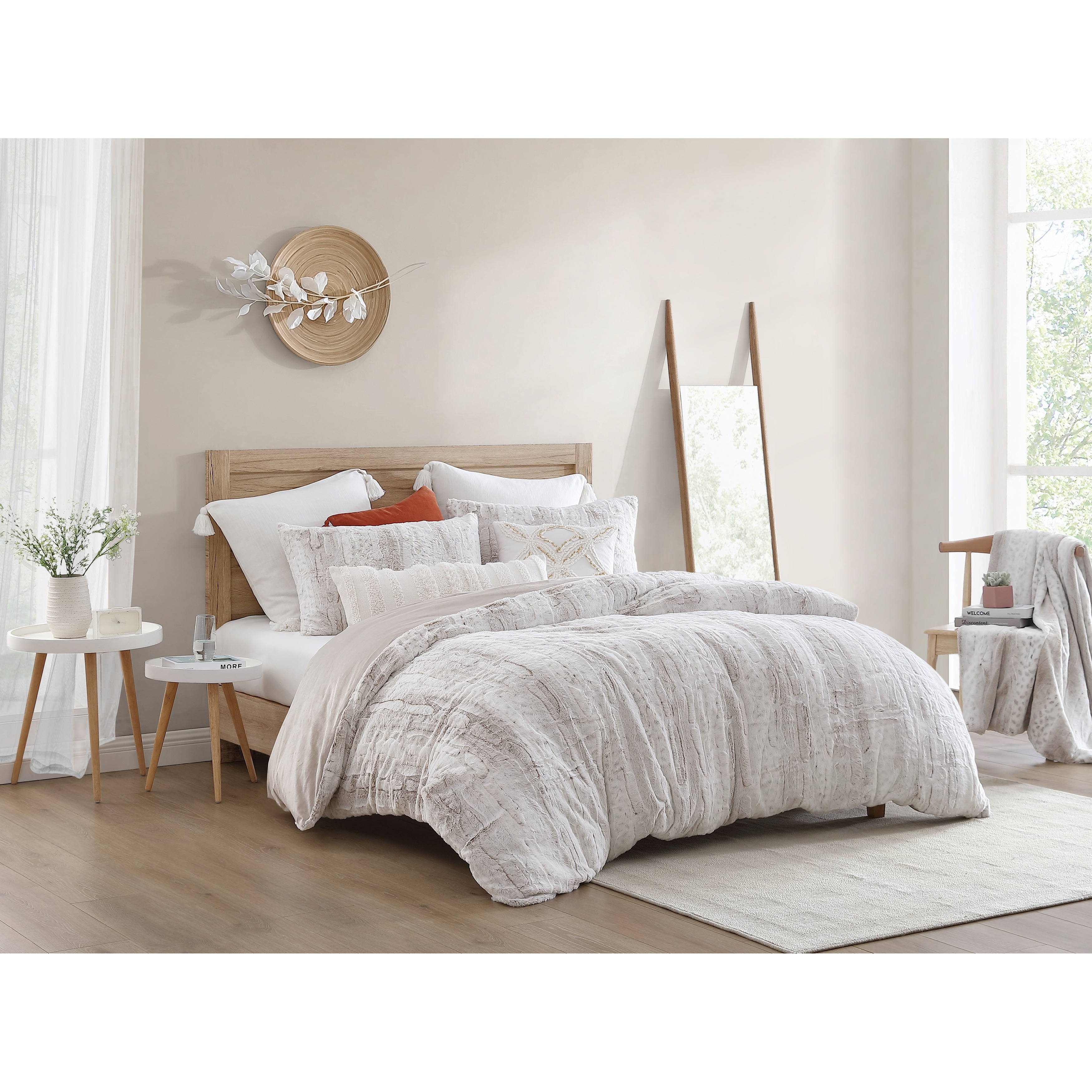 Snow Leopard Comforter Set