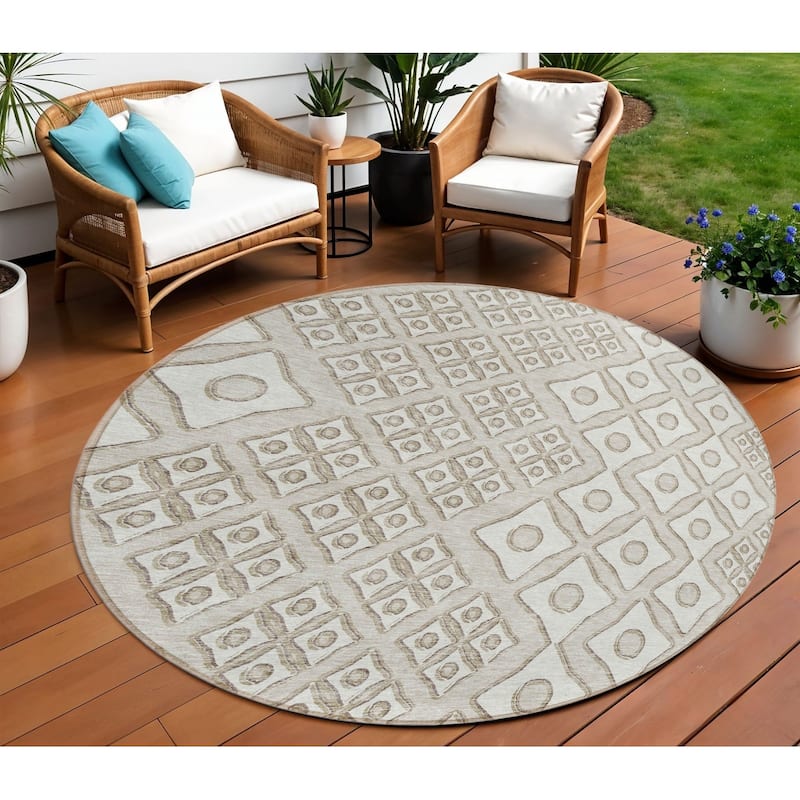 HomeRoots Geometric Transitional Rectangle Outdoor Rug - 8' Round