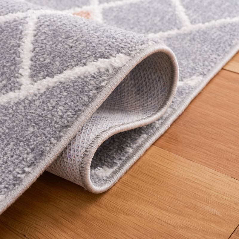 SAFAVIEH Blair Machine Washable Gesche Slip Resistant Rug